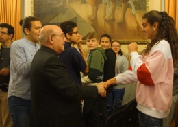 Jóvenes sordos con Obispo 1